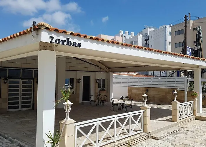 Zorbas No 3 Апартаменти *