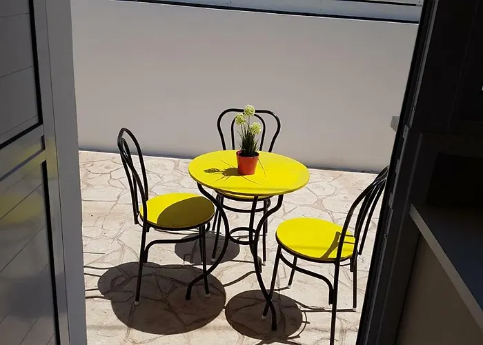 Zorbas No 3 Апартаменти Ларнака